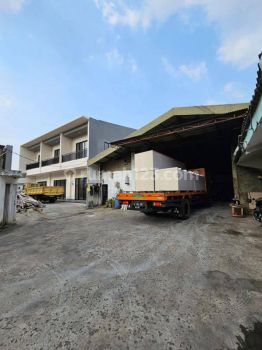 Ruko Gandeng 3 Ada Gudang, Parkiran Luas 1000m di Jalan Panjang