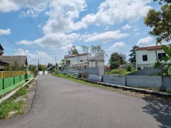 4 Mnt Jakal Km 10 Jogja, SHM Pekarangan Siap Akad Notaris
