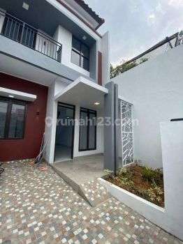 Rumah 2 Lantai Siap Huni Dlm Perumahan Besar Dekat Summarecon