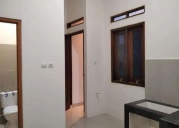 Rumah dekat stasiun Depok dan tol