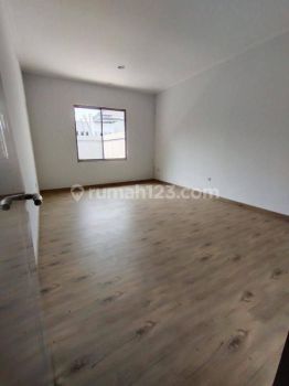 Rumah di Golf island pantai indah kapuk 2 Lantai