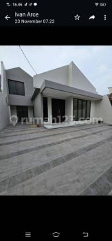 Rumah disewakan di Kebon jeruk Aries