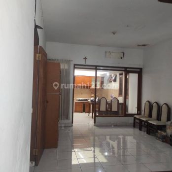 Rumah Siap Huni Pusat Kota Ramai Taman Kopo Indah