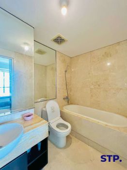 TERMURAH, Disewakan Apartemen The Peak 2 bedroom Lantai 53