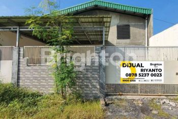 GUDANG SIAP PAKAI DI GUNUNG ANYAR SURABAYA SELANGKAH DARI OERR