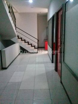 Disewakan Ruko 3 Lantai Hook Dekat Transmart di Terusan Buah Batu