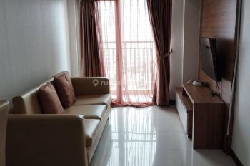 Disewakan Apartemen Cosmo Mansion 2 Bedroom Lantai Tengah Furnished