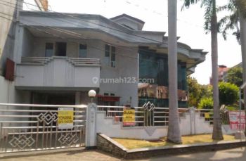 Rumah Huk 2 lantai Janur Asri