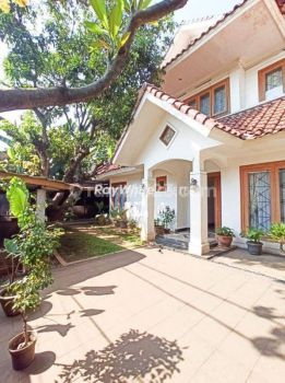 Rumah cantik 2 lantai di belakang citos dekat stasiun MRT