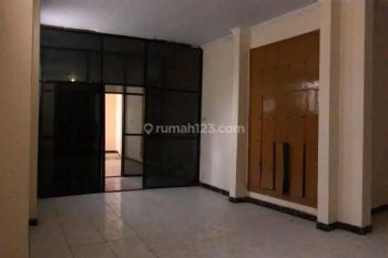 Jual Cepat Rumah Jakarta Luas 200 Meter SHM Ready