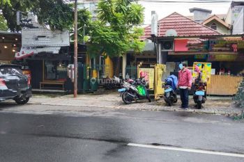 Turun Harga!! Rumah bagus cocok untuk usaha di Jalan besar Rawamangun, Jakarta