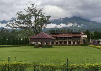 Villa Bukit Trawas Mojokerto Nyaman Lingkungan