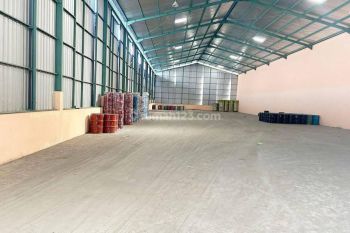 GUDANG SIAP PAKAI KAWASAN TERBOYO SEMARANG