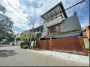 Rumah mewah di Pondok Indah Jakarta Selatan 3 Lantai