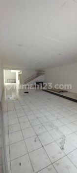 Disewakan Ruko 2 Lantai Kamar Banyak Siap Pakai di Kurdi