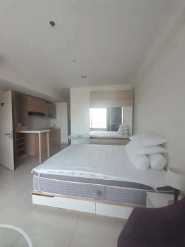 Sewa apartemen grand kamala lagoon bekasi