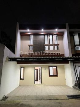 Rumah Siap Huni Kokoh dan Strategis di Jatiwaringin  Dp10jt Allin