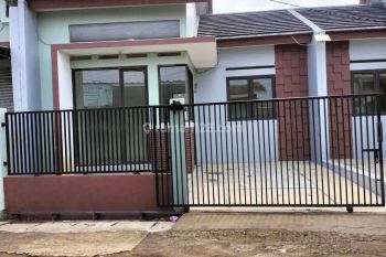 Rumah siap huni dekat tol di Depok murah