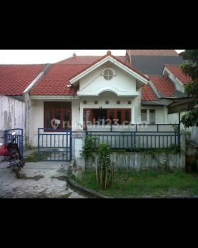 Di sewakan Rumah di Perumahan alam raya tangerang  blok E SHM