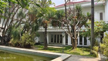 Rumah nyaman plus pavilion di Kemang