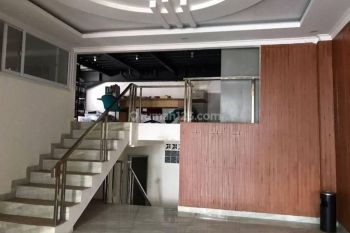 GEDUNG KANTOR DI JALAN MASKUMAMBANG LENGKONG KOTA BANDUNG