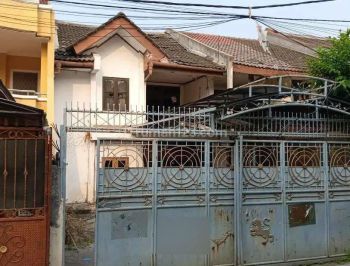 Rumah Tua Di Taman Cosmos Taman Ratu(TR137)