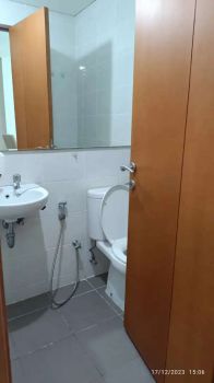 Di sewakan condominium greenbay pluit