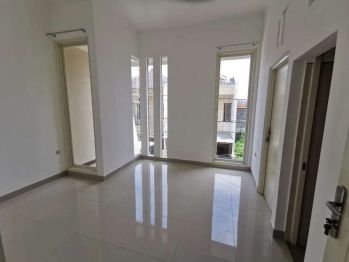 Rmh 2LT siap huni,di mulyosari murah