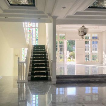 House for rent at pondok indah with swimming pool