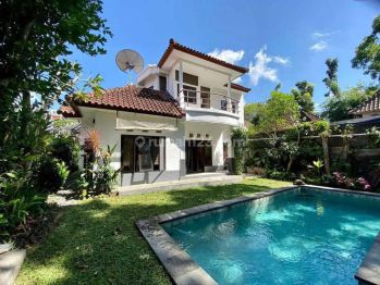 dijual rumah semi villa lokasi dalung dekat Canggu