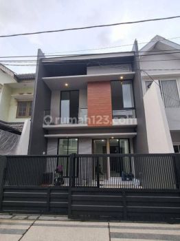 Rumah Baru Gress Babatan Pantai Lokasi Depan, Dekat Kota Lama