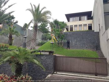 Rumah 3 Lantai Lux Minimalis di Setraduta, Bandung And004