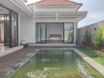 Modern Minimalist Villa Rental Just Steps Away From Pantai Seseh
