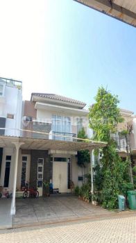 DISEWAKAN RUMAH MURAH DUA LANTAIII Bagus