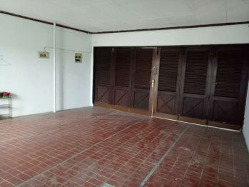 Rumah Di Area Pejaten Barat, Bisa Kantor, Parkir Bisa Untuk 6-8 Mobil