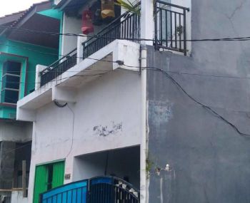Rumah 2 lantai siap huni