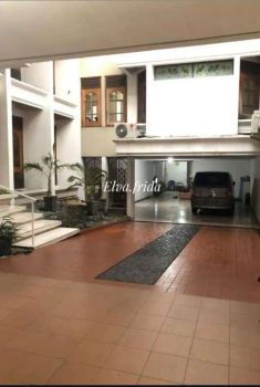 Dijual Cepat Rumah 3 lantai Strategis di Nol Raya Darmo Surabaya