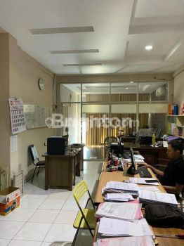 Ruko 4 Lantai di Manyar, Lokasi Strategis, Dekat Starbucks dan HSBC