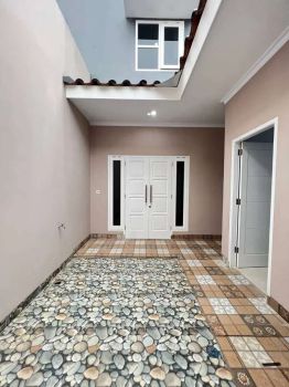 Rumah 4 kamar tidur dekat stasiun kereta depok
