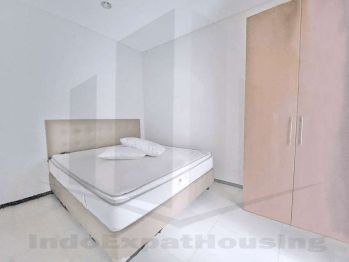 Disewakan Rumah Modern dengan Kolam Renang Lokasi Kebayoran Baru