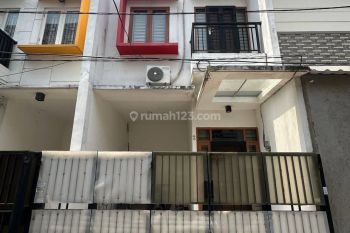 Non.667 Rumah 2nd 3,5 Lantai duri Kepa