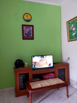 RUMAH DISEWAKAN DI PERUM JATIJAJAR ESTATE