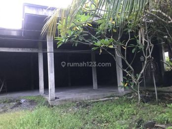 Disewakan tanah & bangunan lantai 1 di jalan labuasait Pecatu Badung Bali