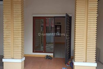 Disewakan rumah di cluster aralia harapan indah bekasi
