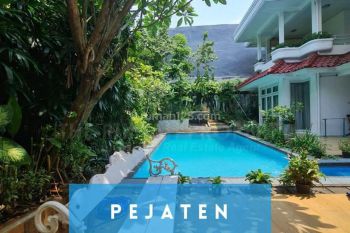 Rumah Mewah 2 Lantai Siap Huni Dijual di Pejaten Dekat Mall