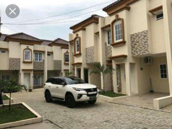 Rumah siap huni dekat stasiun LRT Lebak bulus