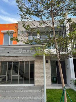 Sell Rumah: Rumah di Pik 2