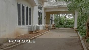 Rumah european classic di lebak bulus