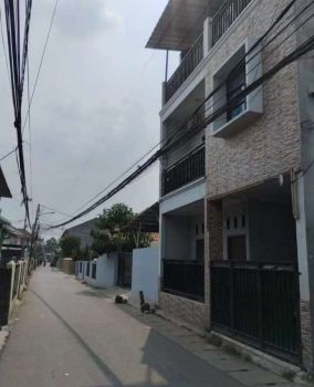 Rumah 3 Lantai siap Huni, Owner butuh cepat.!