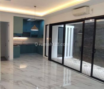 Rumah 2 Lantai Bagus Semi Furnished SHM di Sektor 9-Bintaro, Tangerang Selatan